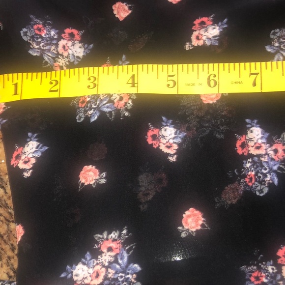 Torrid Black Floral Sheer Button Down Tunic Sz 4X - Picture 12 of 16